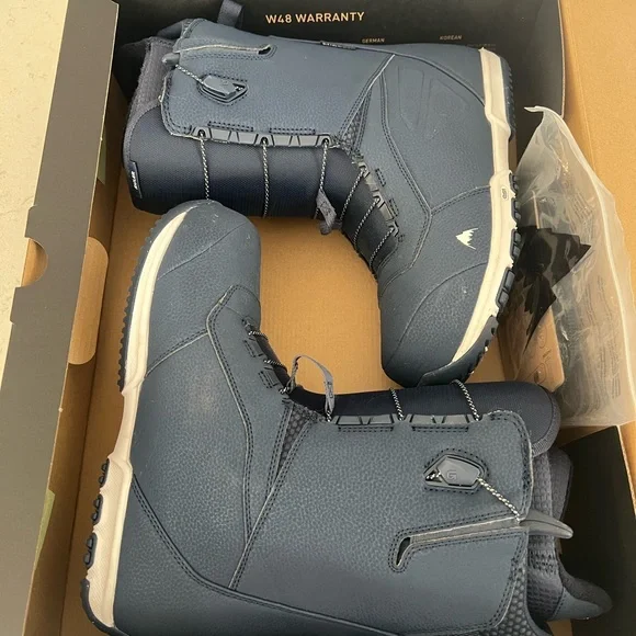 Burton Navy Snowboarding Boots - Picture 2 of 8
